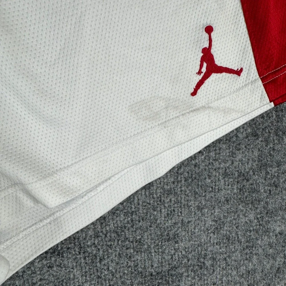 Jordan Shorts Mens Size XXL White Red Dri-Fit Mesh Athletic Basketball Graphic